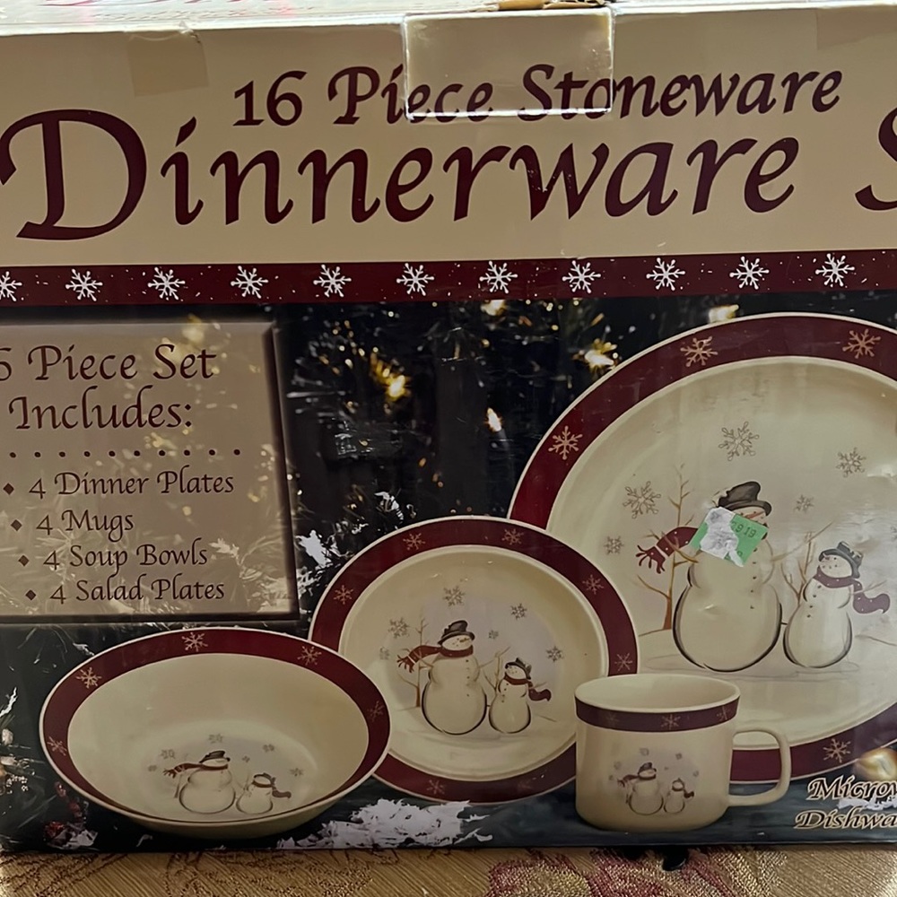 Royal Seasons “Snowman” 16pc. Stoneware Dinnerware Set